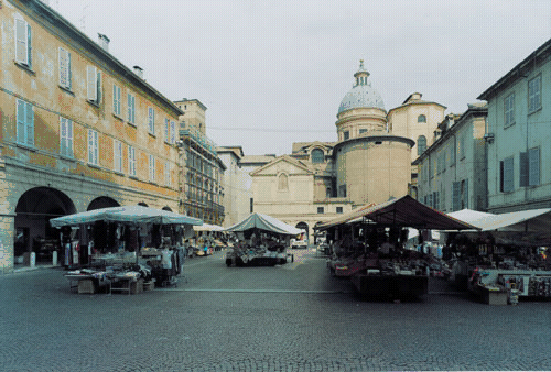 veduta di Piazza San Prospero